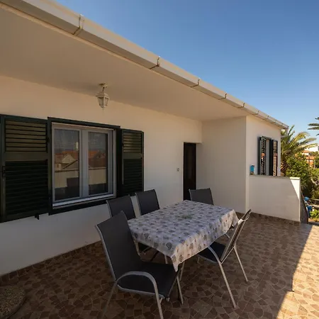 Apartment Toma Supetar